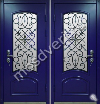 Дверь входная с МДФ панелями, элементами ковки и стеклом - купить от производителя Мосдвери Дверь входная с МДФ панелями, элементами ковки и стеклом
